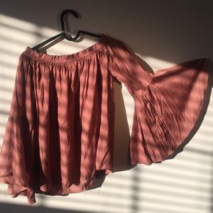 Off shoulder long sleeve